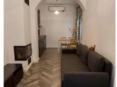 Universitate, Ultracentral, imobil in curte comuna